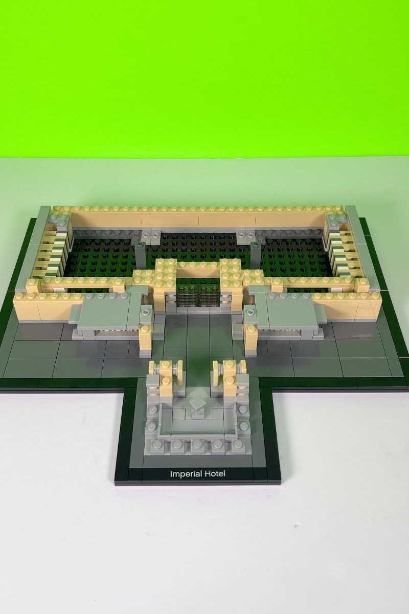 Front view with the sides fully built on the base